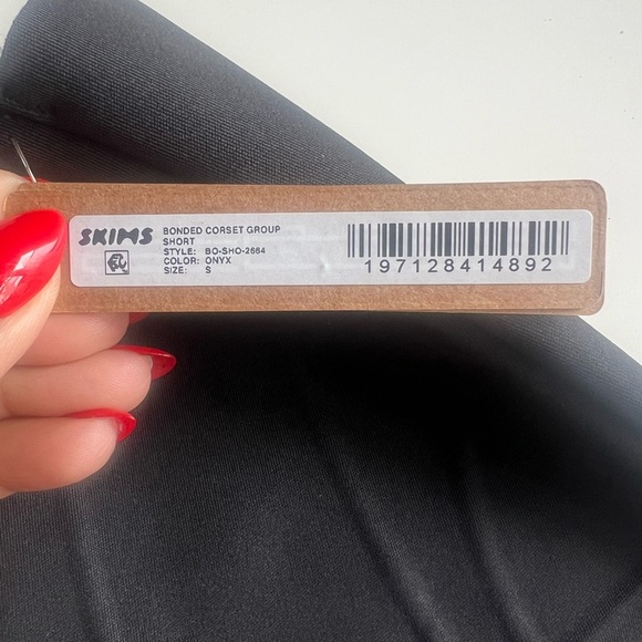 SKIMS Bonded Corset Short | NWT | Size SMALL | SOLD OUT & HARD TO FIND! - Picture 6 of 7